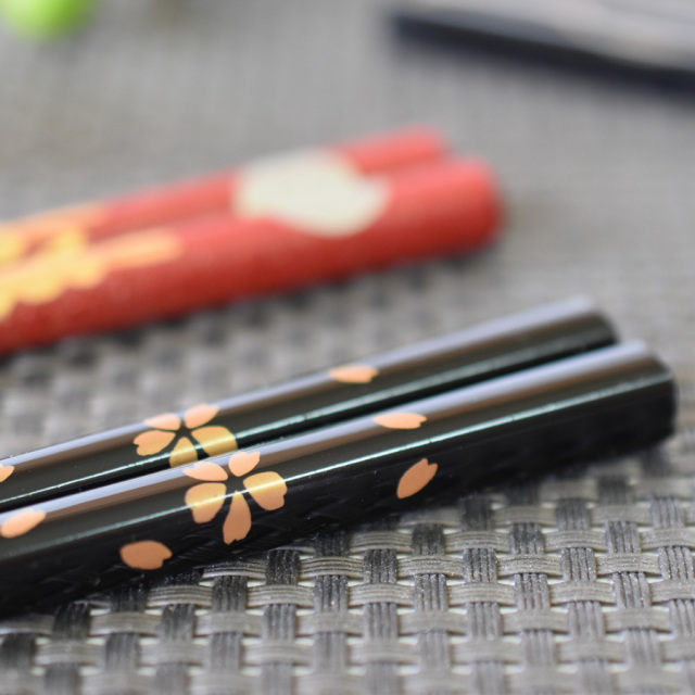 輪島塗 お箸 　【つる桜 蒔絵】　5膳　桐箱付 木製　本漆塗　すべらない Amazon｜輪島漆塗箸 本乾漆塗り箸 桐箱入り5膳セット｜箸
