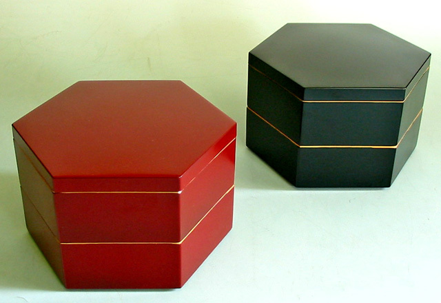 重箱「香琳6.0寸三段重（黒内朱）」KTI-KT2065A 漆器 重箱 黒と金のチェック柄 2段