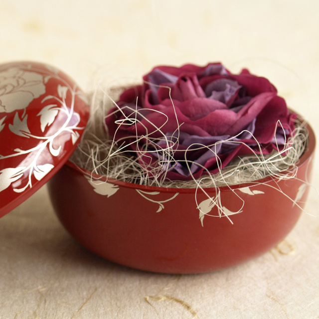 赤い漆の花弁模様　膳セット 赤い漆の花弁模様 膳セット