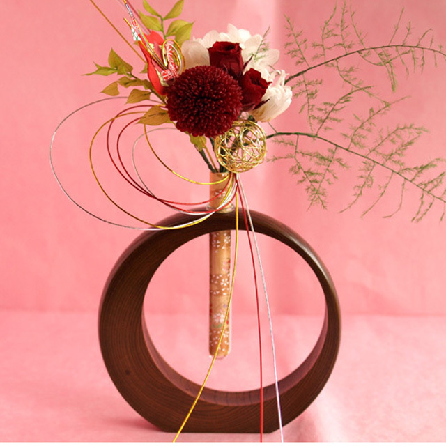 漆器と花のコラボレーション｜京都 漆塗り・漆器販売 漆器の井助