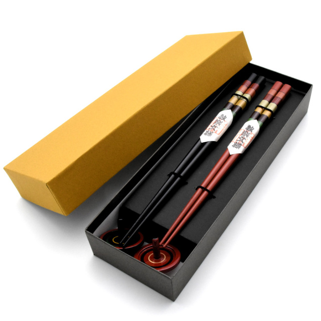 夫婦箸セット 独楽文様 コマ箸置付 赤・黒