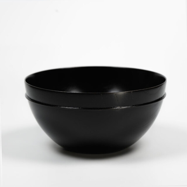 籠胎朱彩籠　装飾的な漆器ボウル 中型 黒赤とキンマ独楽丸蓋物の2点セット 輪島塗 朱塗 沈黒 牡丹彫 吸物椀 5客 木製漆器 ① （A4）