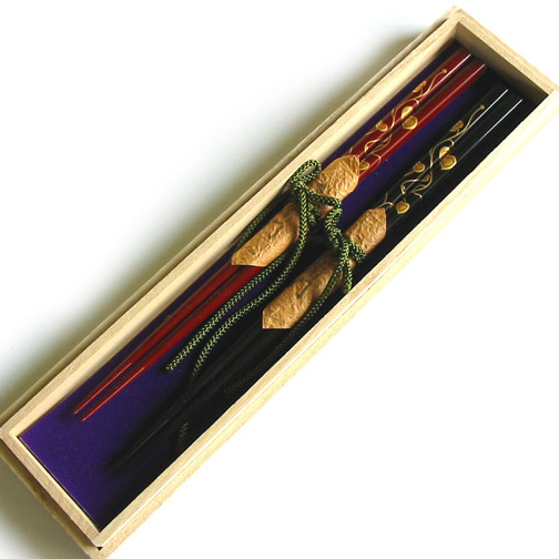 夫婦箸 ハート唐草 桐箱入   木製 漆塗り　12-16607