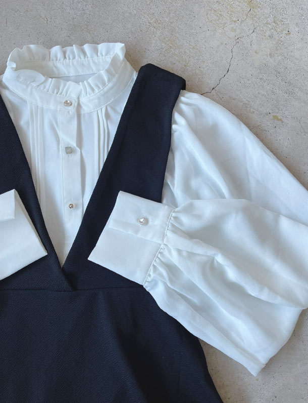 【重要/予約2月下旬入荷予定/着日指定不可】★春トク★ 　『　色々ボタンが上品で可愛すぎるとインスタで話題！　』　 大人気のデザインブラウスはコレ！マルチ釦とピンタックデザインで上品なジョーゼットブラウス