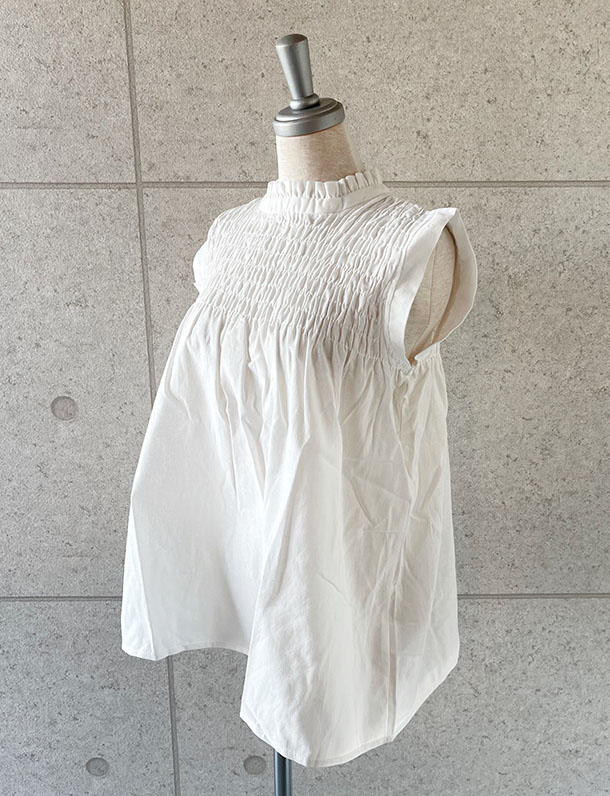 【4月下旬入荷予定】　　春の早割り　『　インスタサブ垢で大人気！　』　『　毎年バズる伝説のブラウスついに登場！　』　シンプルなので着回し無限大！リネンタッチシャーリングノースリブラウス