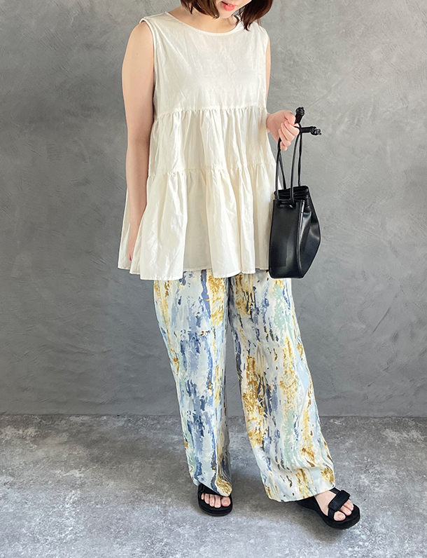 【人気の為品薄】★春トク★ 『　スカートが人気すぎて完売したインスタでお馴染みペイント柄が可愛すぎるパンツバージョン！　』絶妙ペイント柄に注目！ジョーゼットストレートパンツ