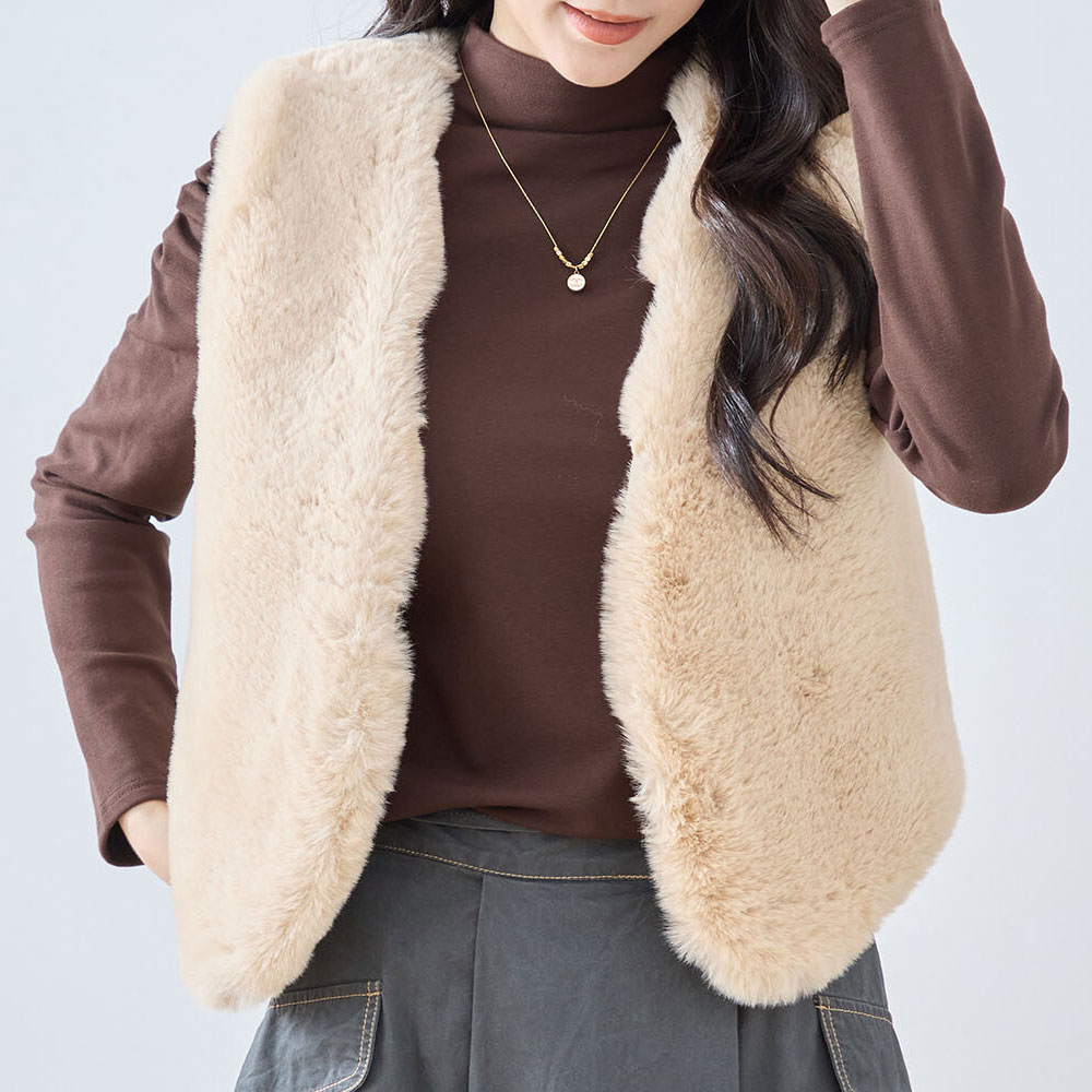 【重要/予約10月中旬入荷予定/着日指定不可】 　秋得　『　インスタサブ垢で大人気！　』  フェイクファーベスト