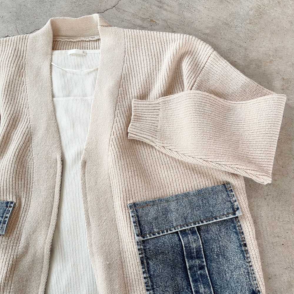 クリスマスセール　【12月中旬入荷予定】 　【送料無料】　【チャコールグレー、ブラック12月上旬】　　『　インスタで大人気！　』　デニムポケットジップニットカーディガン