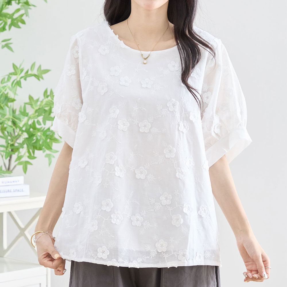 スプリングセール！【メール便対応】 　『　インスタで大人気！　』   立体花刺繍コットントップス