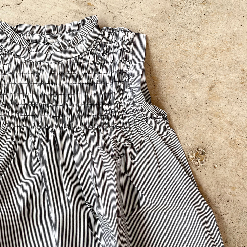 【4月下旬入荷予定】 【メール便対応】  春の早割り  『　インスタで大人気！　』    先染めストライプシャーリングノースリーブブラウス