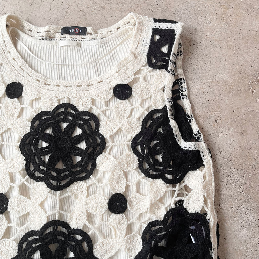 『　インスタサブ垢で大人気！　』【メール便対応】【2026新作】クロシェフラワーニットベスト