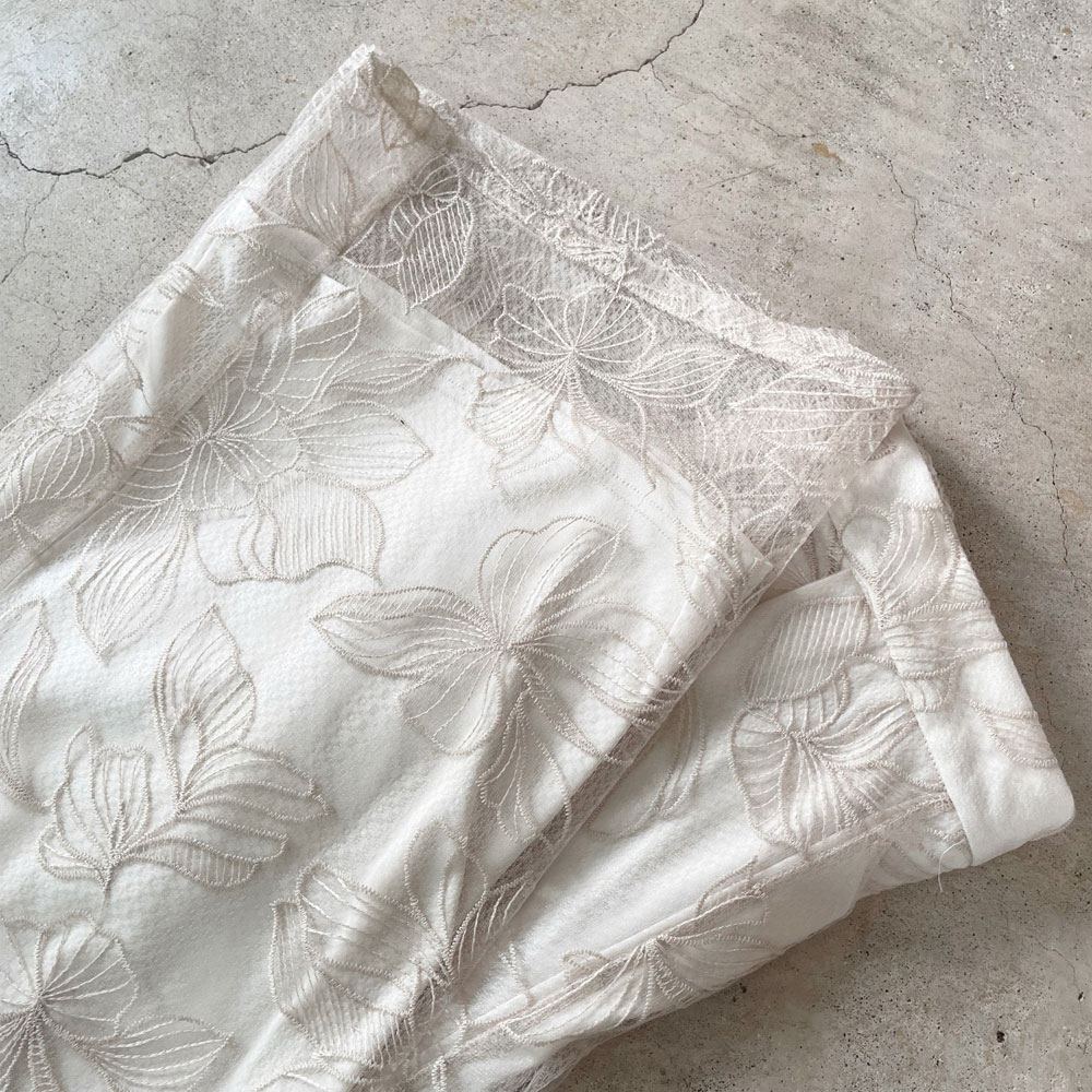 【即納】　【期間限定値下げ】　　春の早割り　　『　インスタサブ垢で大人気！　』   チュール花柄刺繍ストレートパンツ