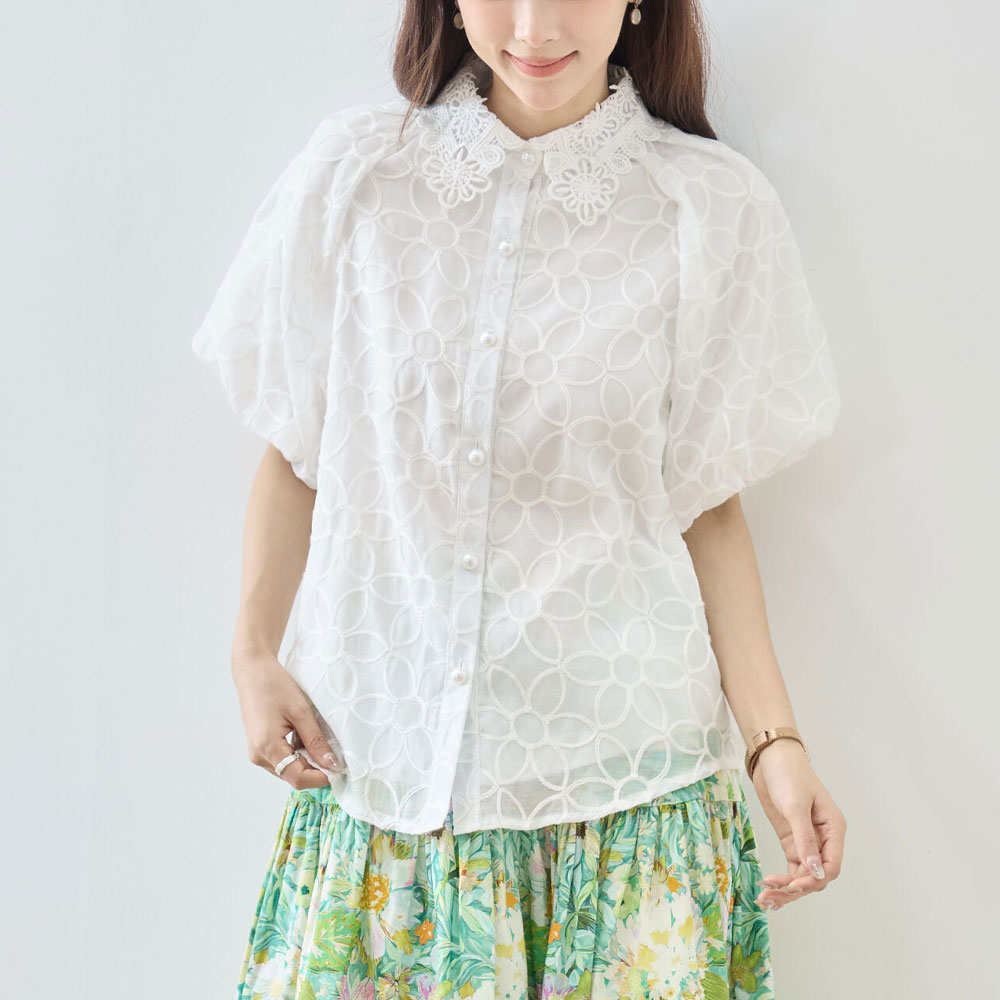 ラスト１着　 春の早割り【メール便対応】【新作】フラワー刺繍シアーブラウス