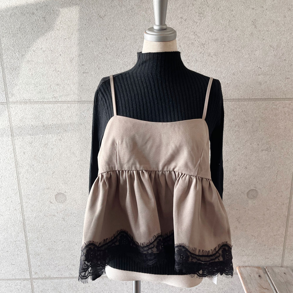 【10月中旬入荷予定】　柔らかハイネックリブニットと合わせ買いがおすすめ！　値下げ　秋の早割 【メール便対応】　次にバズるのはコレ！甘辛レース付きがたまんない！TRツイルレース付きキャミソール