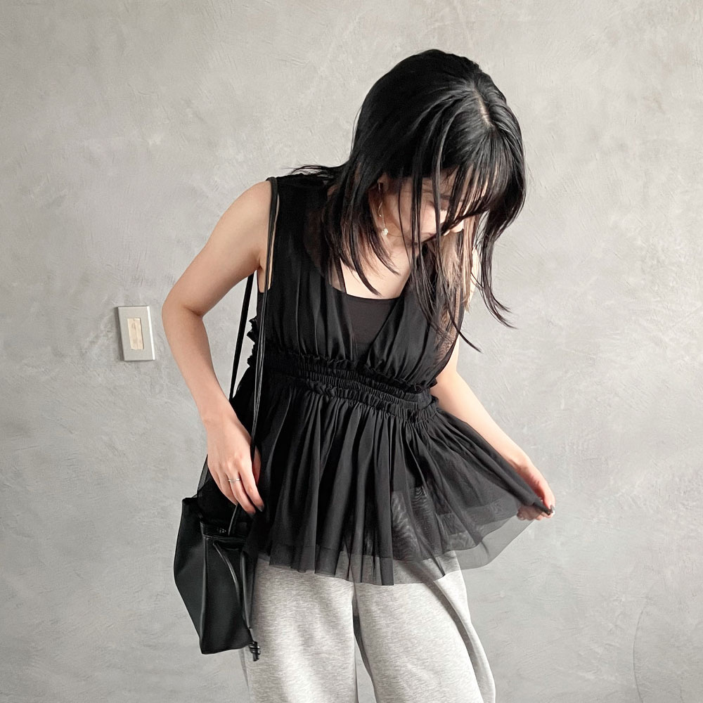 【5月下旬入荷予定】 【ブラック一部即納】【こちらの商品は韓国買い付けの為、2週間近くかかります】【メール便対応】 春の早割り　『　インスタサブ垢で大人気！　』    SNSで話題のアイテム！ついにイタフラに上陸！韓国風トップス メッシュタンクトップ