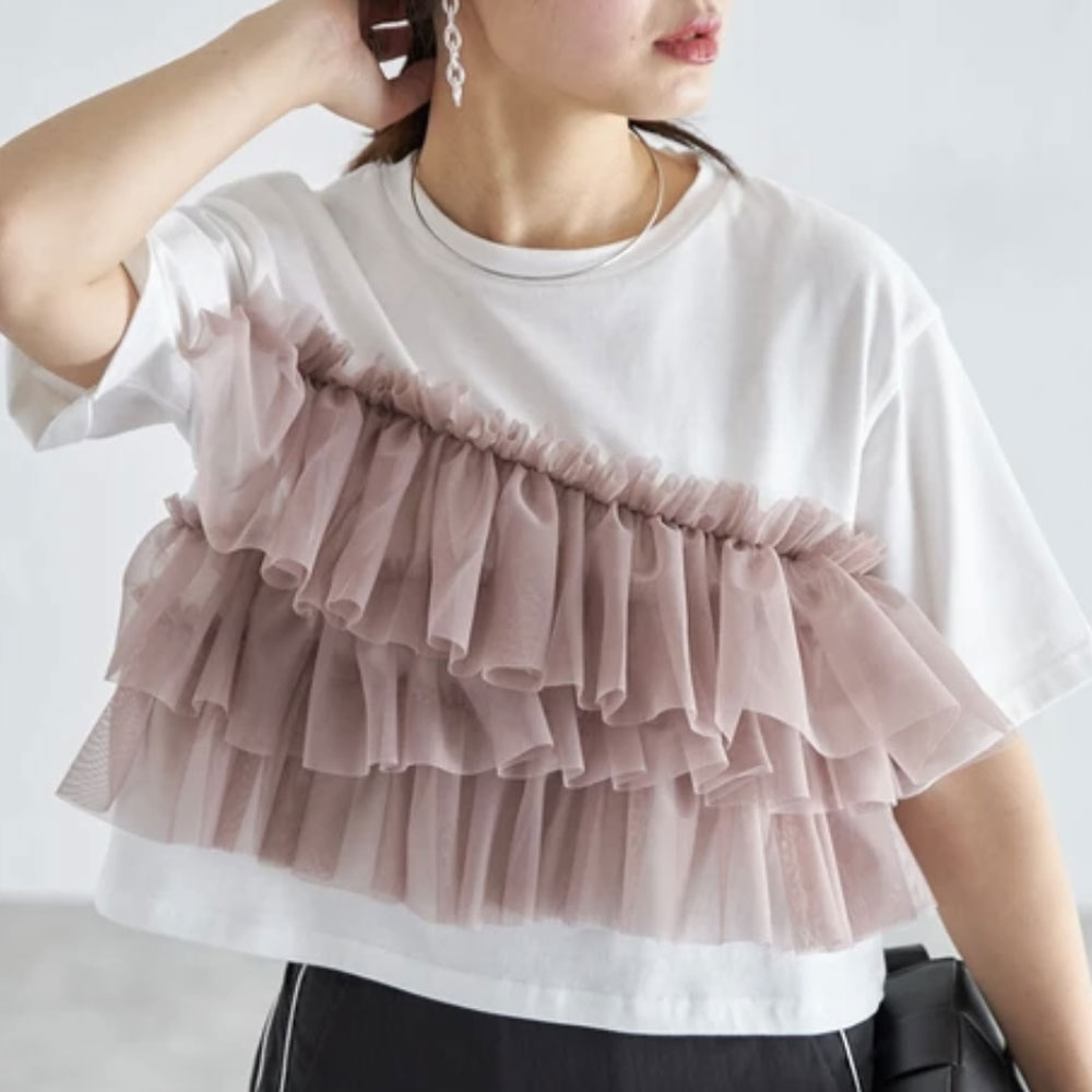 ラスト1着  春の早割り　『　インスタサブ垢で大人気！　』  チュールフリルボスチェデザインTシャツ