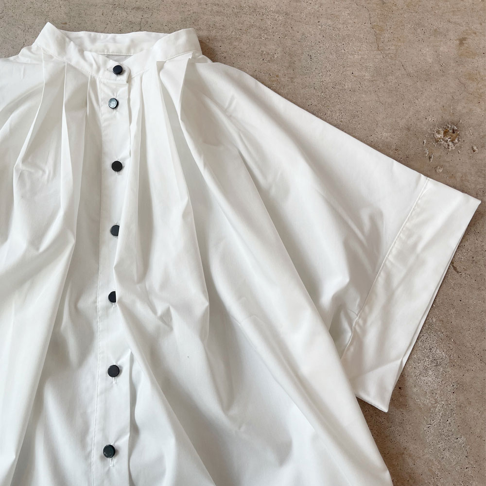 【6月上旬入荷予定】  【期間限定値下げ】 【急上昇】  春の早割り　『　インスタサブ垢で大人気！　』  ブロードタックドルマンブラウス（黒ボタン）