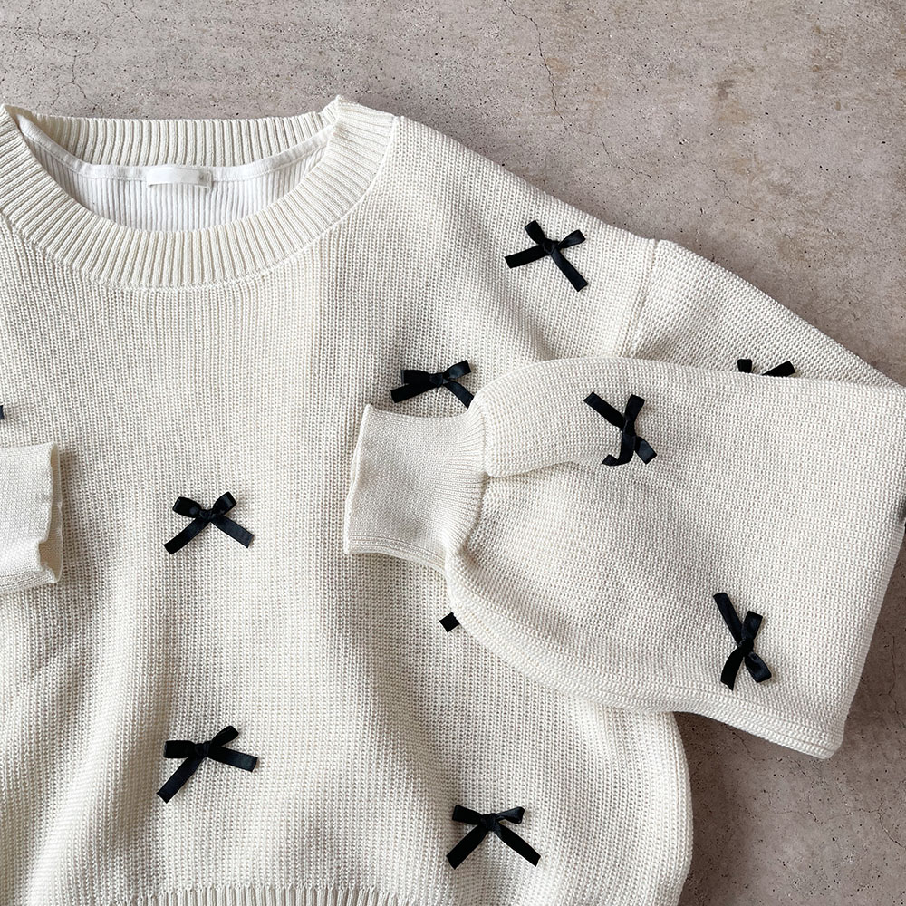 　『　インスタサブ垢で大バズり！　』　お気に入り数No. 1！入荷待ち数No. 1！伝説のリボンデザインが発売！りぼんショート丈ニットトップス登場！