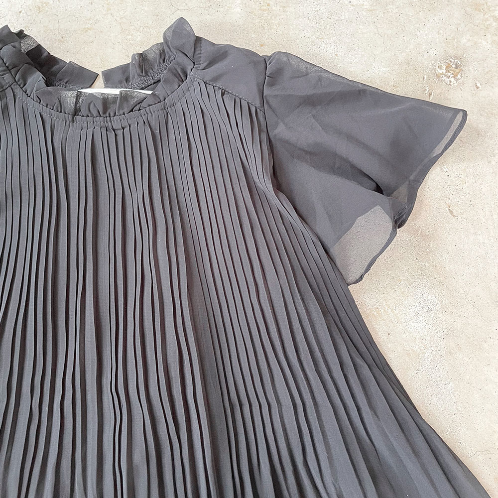 『　インスタサブ垢で大バズり！　』   シフォンピンタックブラウス