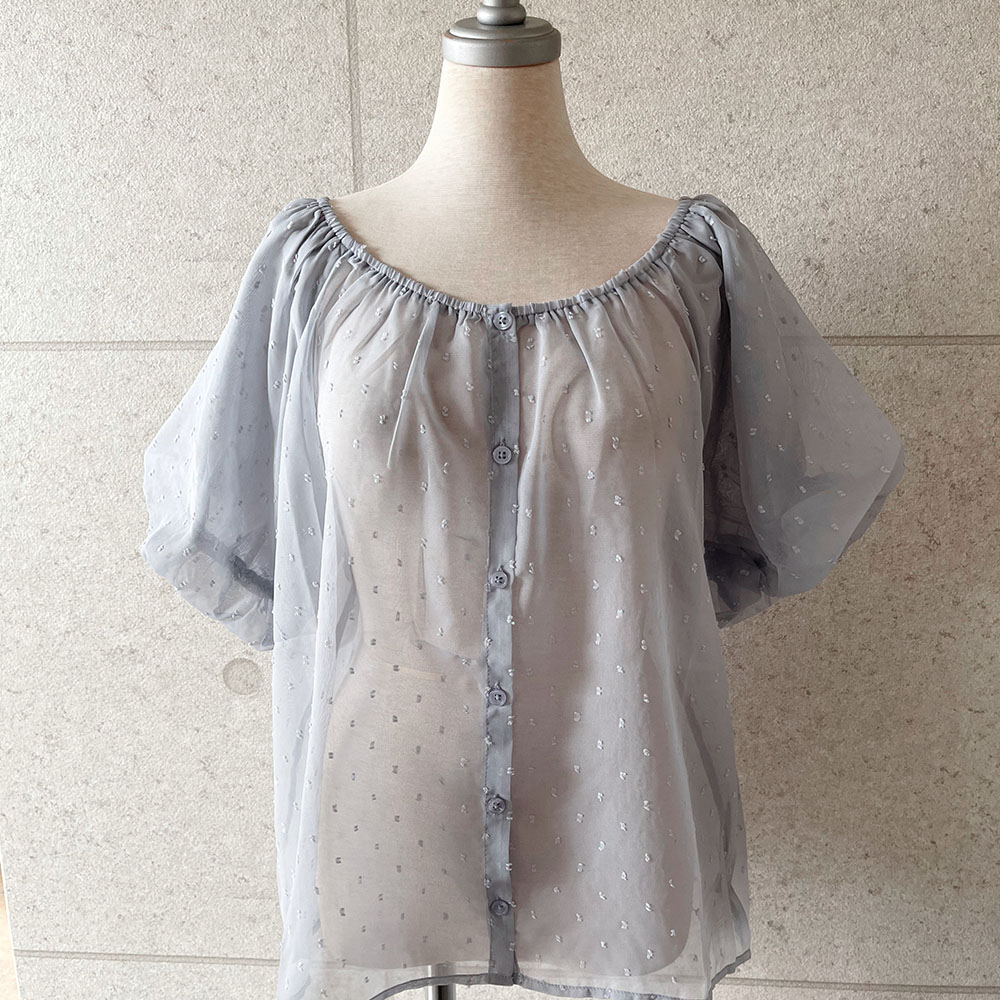 【メール便対応】 　　　『　インスタで大人気！　』　 シアードット柄オフショルブラウス