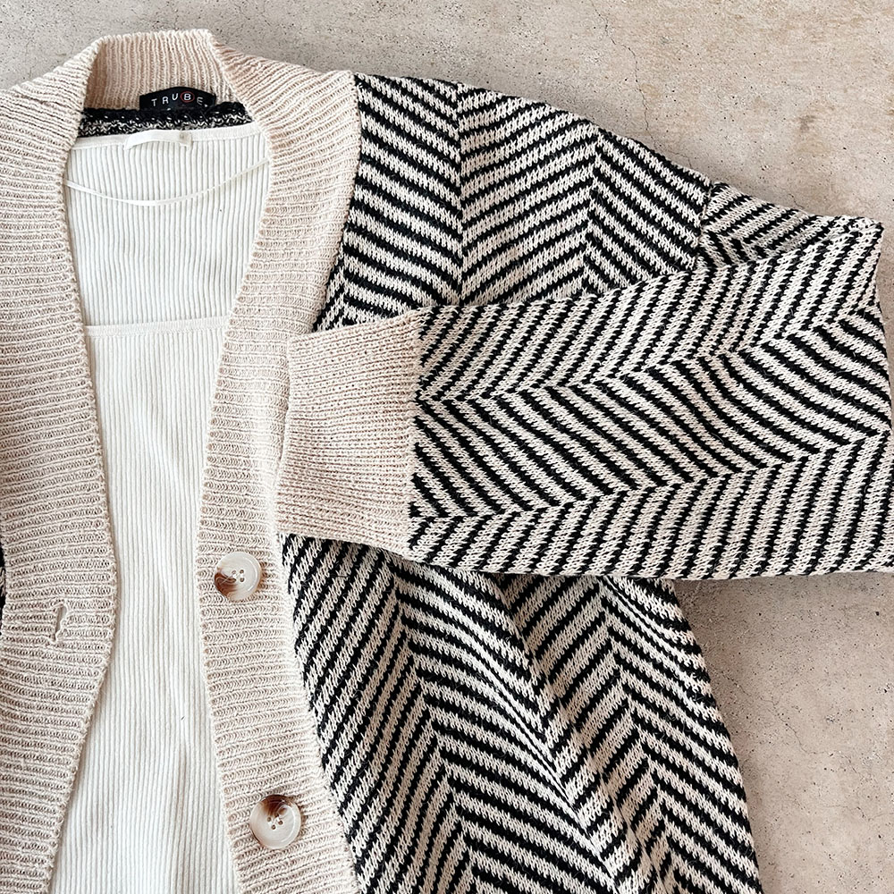 【重要/予約11月上旬入荷予定/着日指定不可】 　秋得   『　インスタサブ垢で大人気！　』 　韓国ファッション好きにはたまらないデザイン！ヘリンボーンニットカーディガン