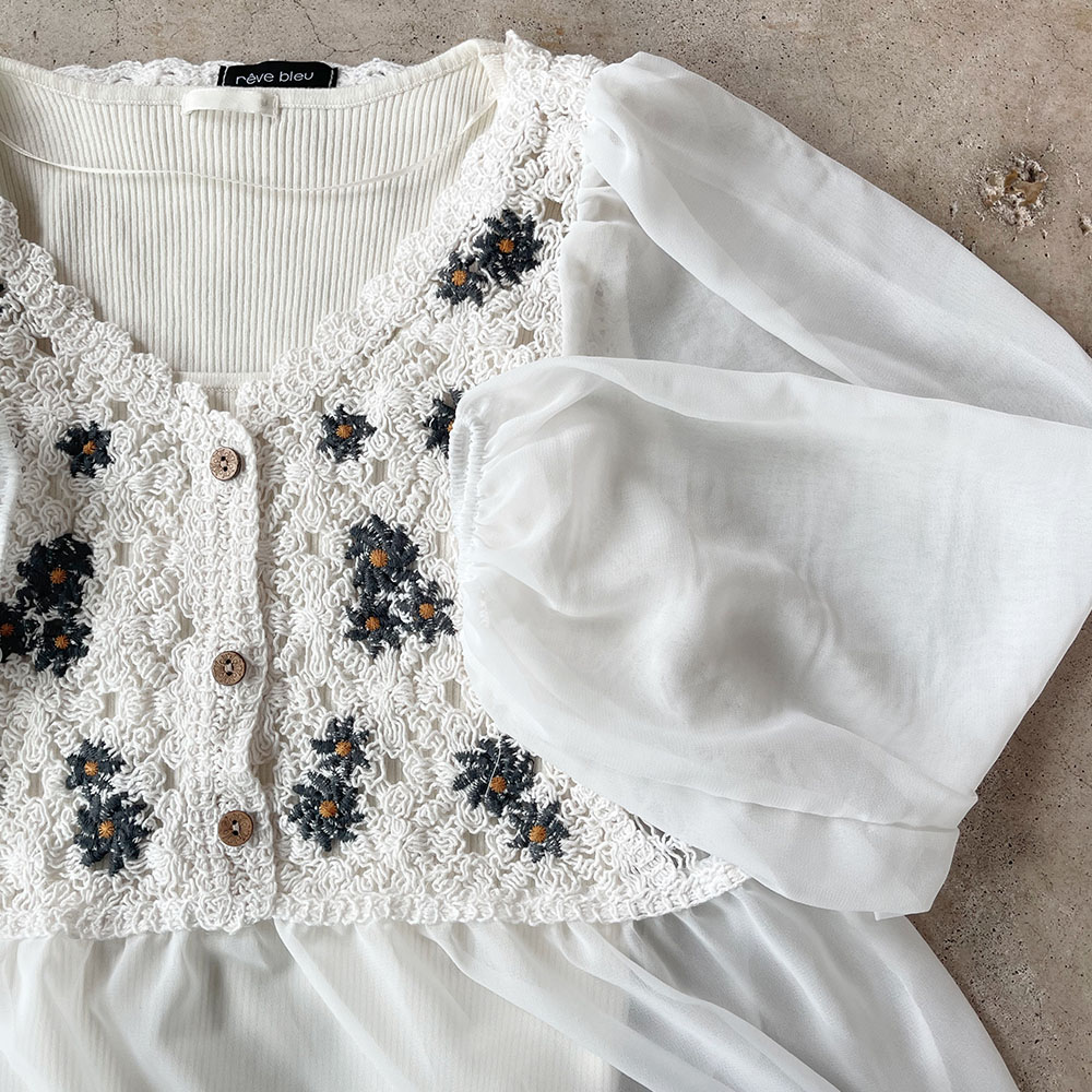 『　インスタサブ垢で大バズり！　』　　インスタサブ垢で大人気だった激レアブラウス登場！