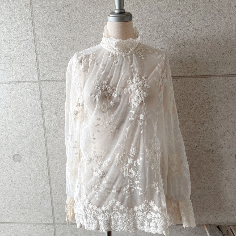 【重要/予約3月中旬入荷予定】  【ゴシック柄完売終了/メール便対応】　 【インスタ保存件数1000越え！】　スプリングセール！　『　インスタで大人気！　』 　置き画に使ったのはフラワー！　花柄・ゴシック柄レーストップス