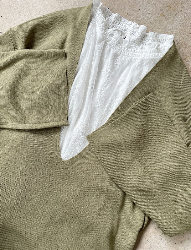 重ね着にぴったりな深vネック アクリル綿タッチプルオーバー