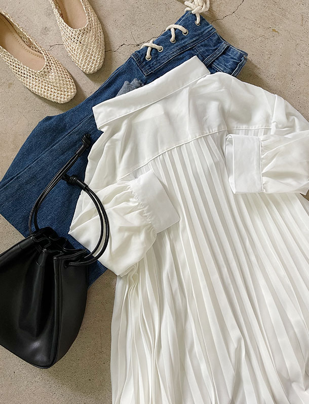 長袖が秒で完売したあの伝説の後ろ姿も可愛いバックプリーツシャツ最新作 五分袖登場 バックプリーツフレアシャツ