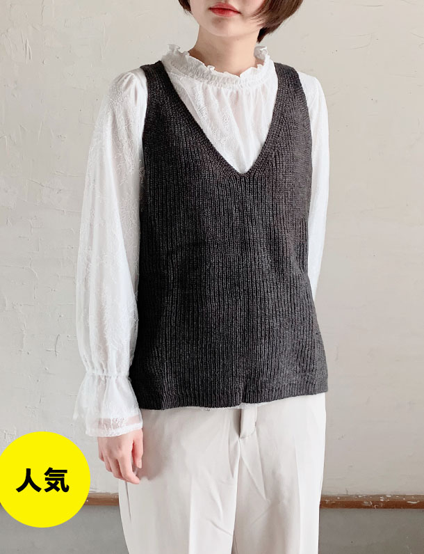 　『　みことちゃん撮影！やっぱり高見えベストは外せない！　』　重ね着したら絶対可愛い！Ｖネックニットキャミベスト