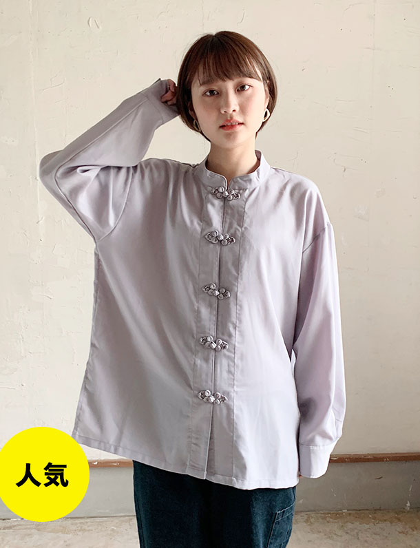 フロッグボタンが可愛い さらり素材の春ブラウス