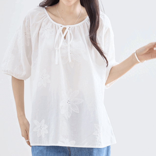 【6月中旬入荷予定】 【メール便対応】 サマーセール　『　インスタで大人気！　』　フラワーエンブロイダリーレースブラウス