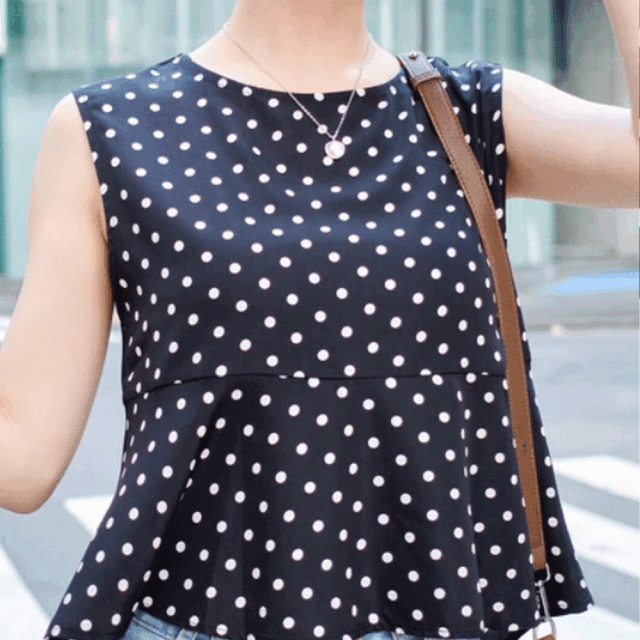 【7月中旬入荷予定】 【メール便対応】 サマーセール　『　インスタで大人気！　』　ドット柄ショートペプラムトップス