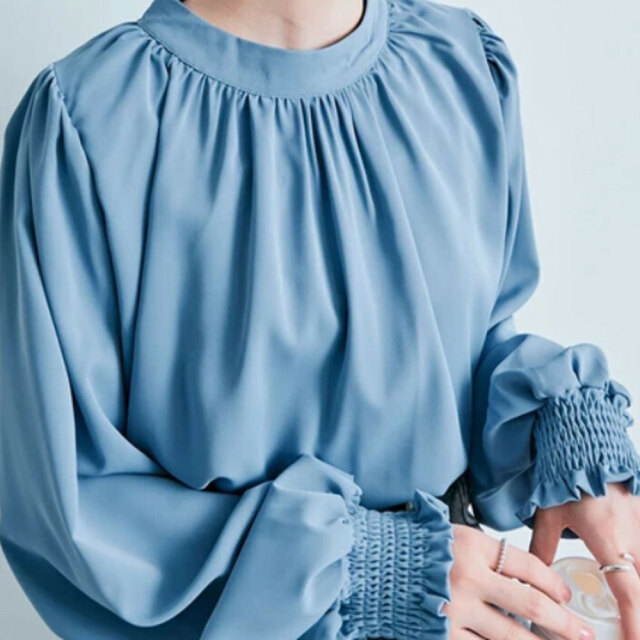 Theory スタンドカラーギャザーブラウス 洗える 水色 2024 M スタンドカラーギャザーブラウス