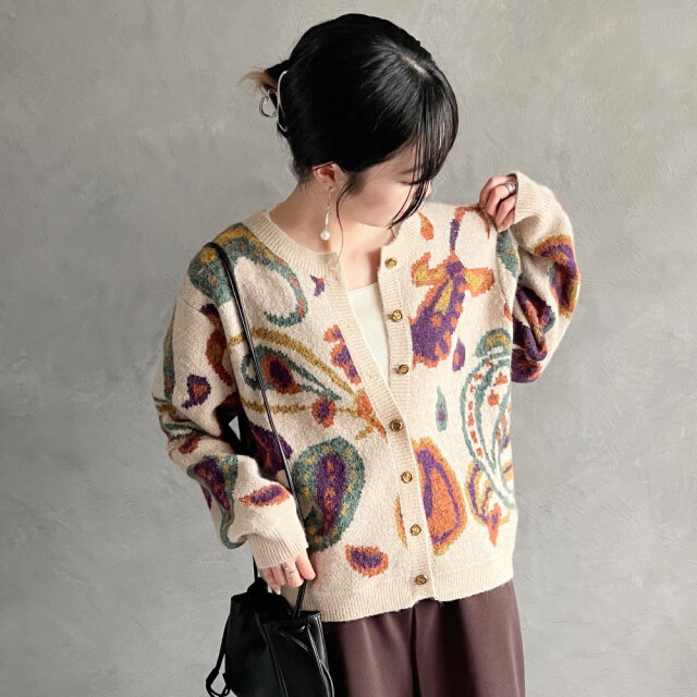 【11月中旬入荷予定】　【送料無料】　オータムセール　『　インスタサブ垢で大人気！　』　置き画していても可愛いと思ったカーディガン登場！モヘアタッチペーズリー柄ニットカーディガン