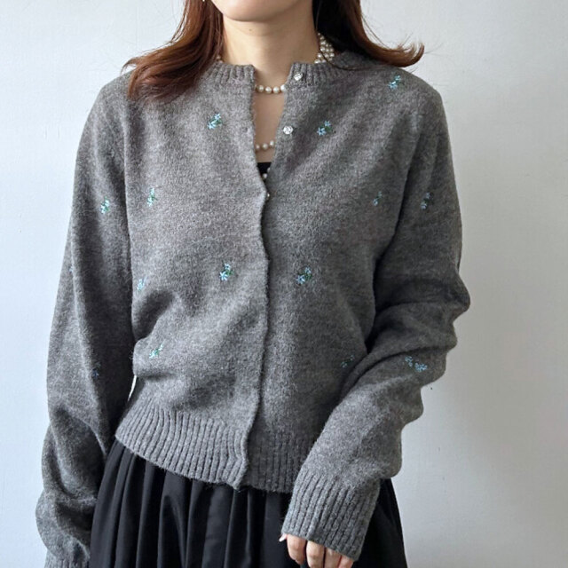 クリスマスセール【12月中旬入荷予定】 　『　インスタで大人気！　』　アルパカタッチフラワー刺繍カーディガン
