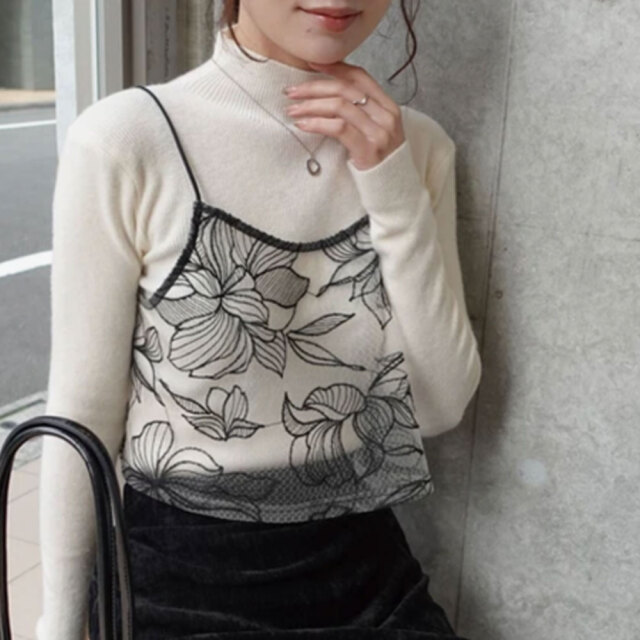 【即納】 【メール便対応】　 オータムセール『　インスタサブ垢で大人気！　』  超高見え！実物はもっと美しくキレイです！ チュール花柄刺繍ビスチェ