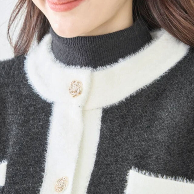 金ボタンニットジャケット