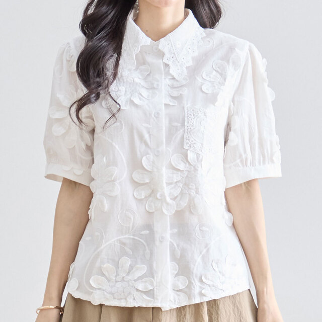 Ellno Loset（エルノロゼット）の「とろみフラワー刺繍シャツ