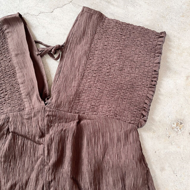 シャーリングVネックサロペット