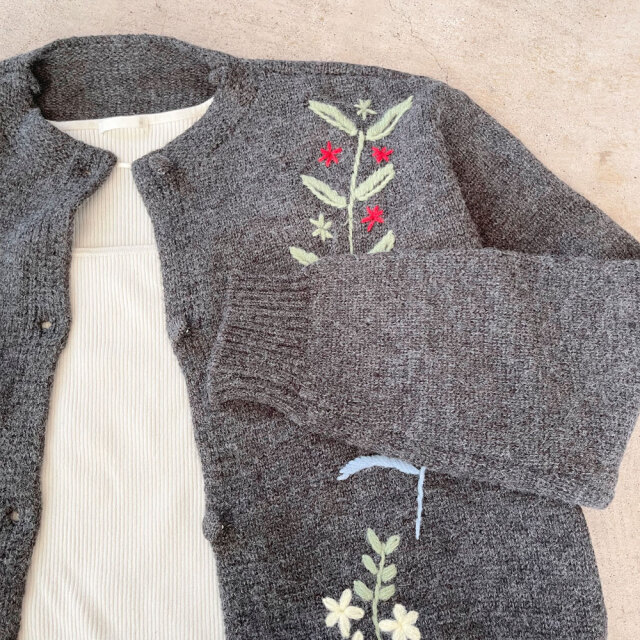 【11月上旬入荷予定】  　【送料無料】【急上昇】  オータムセール　『　インスタで大人気！　』　フラワー刺繍カーディガン