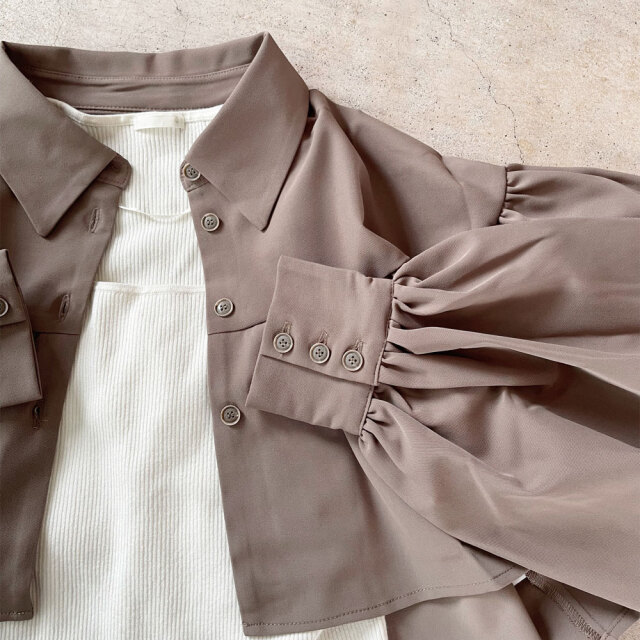 　『　インスタサブ垢で大人気！　』　ツイルクロップドギャザーブラウス