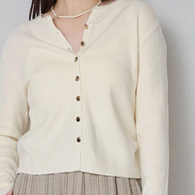 【2月上旬入荷予定】 ウィンターセール！【メール便対応】　【2026新作】金ボタンラウンドネックニットカーディガン