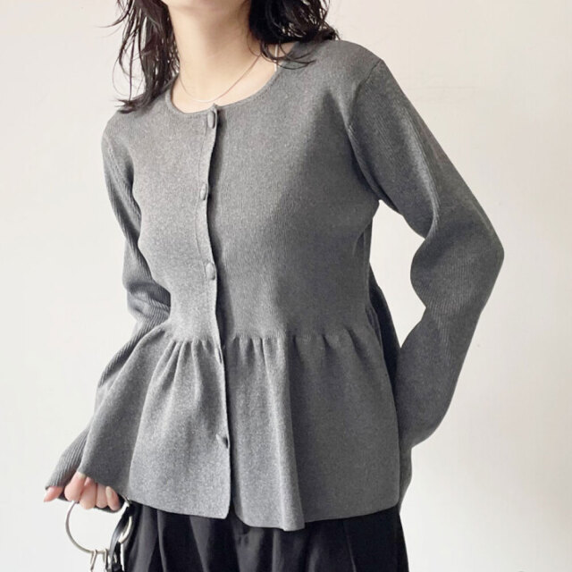 【2月中旬入荷予定】 ウィンターセール！　【2026新作】P100裾フリルカーデ