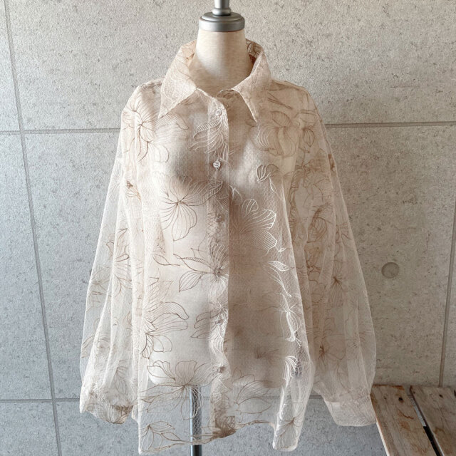 【3月中旬入荷予定】　　【メール便対応】　 期間限定値下げ　 春の早割り　『　インスタサブ垢で大人気！　』   チュール花柄刺繍オーバーサイズシャツ