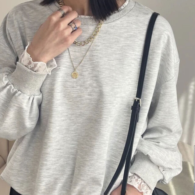 【2月上旬入荷予定】 ウィンターセール！　【2026新作商品】レースレイヤード見えバルーントップス