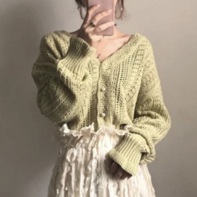 【2月上旬入荷予定】    【期間限定値下げ】　ウィンターセール　『　インスタサブ垢で大人気！　』  パールボタン透かしニットカーデ レディース