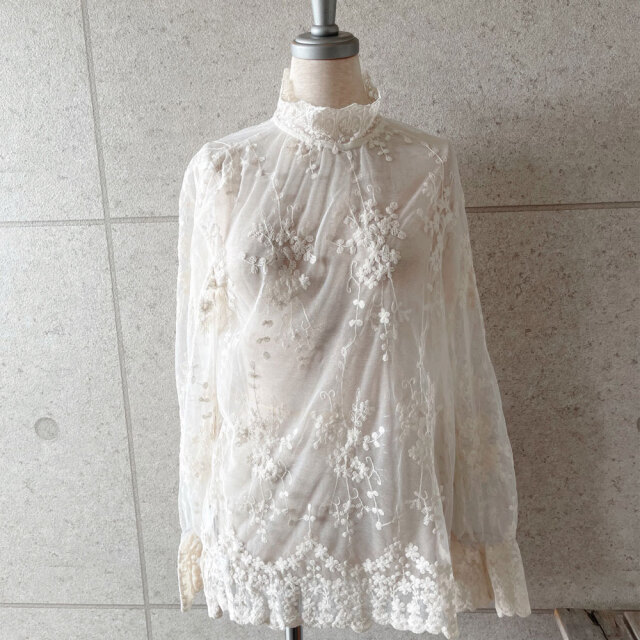 日本製/unitedtokyo レースフラワートップス セール】Flower Design Cross Lace Top / フラワーデザイン