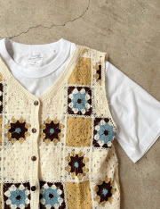 【完売終了】　『　プチプラの最高峰が登場！品薄激レアベスト降臨！　』　インスタで大バズりのカラフルクロシェ編みベストが登場！