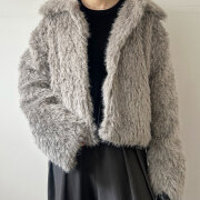 ウィンターセール！【1月上旬入荷予定】 　『　インスタで大人気！　』 フェイクファー襟付きショートブルゾン